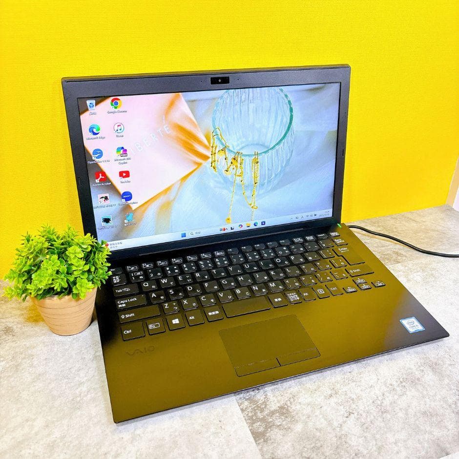 小型軽量❣ｉ5 ＆快適SSD✨カメラ付き フルHD 仕事趣味 Windows11
