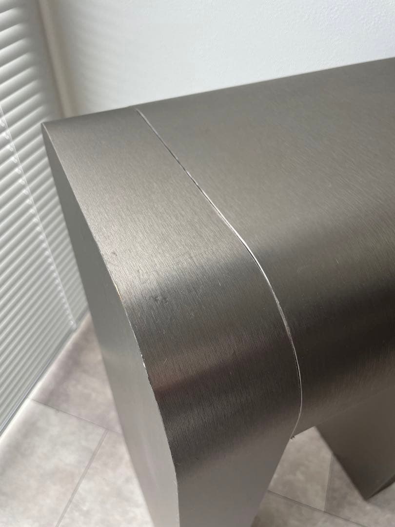 テーブル モダンデザイン　花台　サイドテーブル　飾り台　ポストモダン