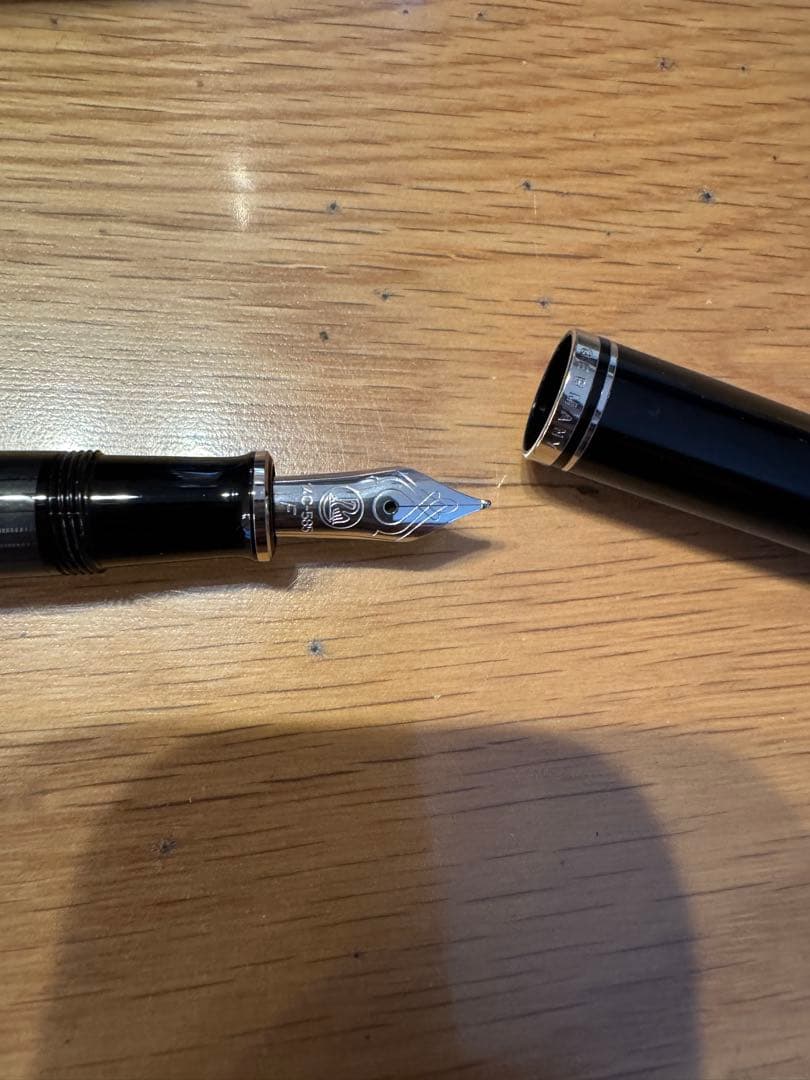 Pelikan ペリカン スーべレーン M405(F細字)万年筆 ブラック