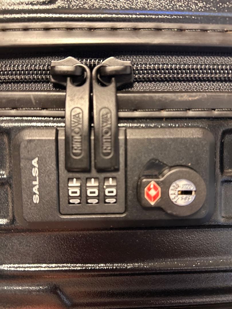 リモワ 機内持ち込み可 サルサ 35L 2輪キャリーケース ブラック