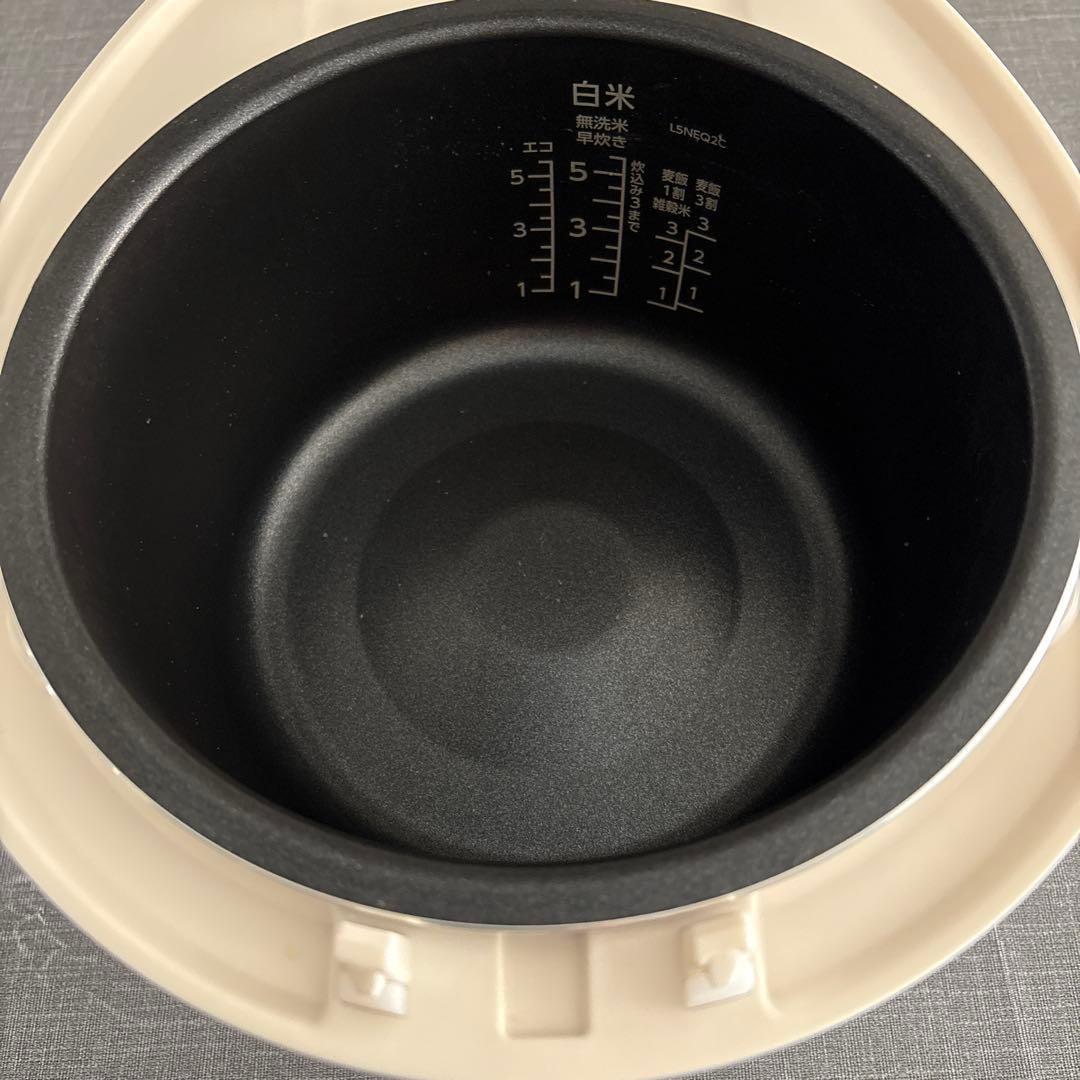 美品 アイリスオーヤマ 炊飯器 2025年製 RC-lLA50-W