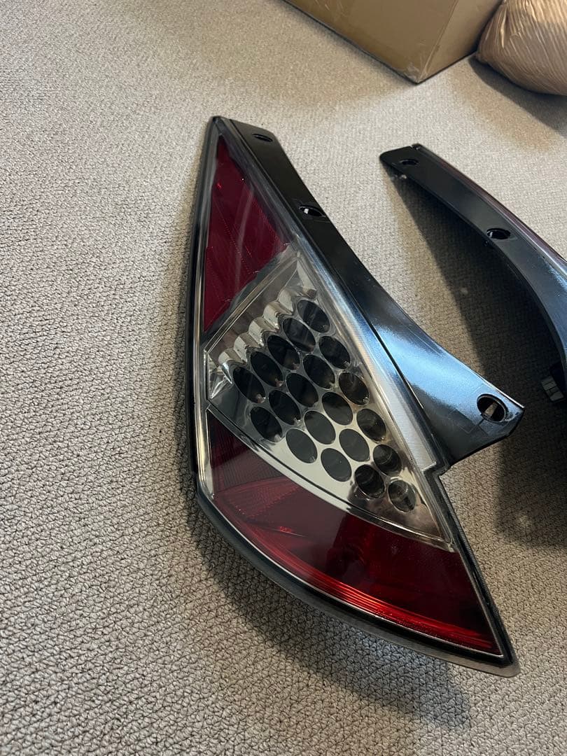 日産 フェアレディZ Z33 LEDテールランプ 左右セット 中古
