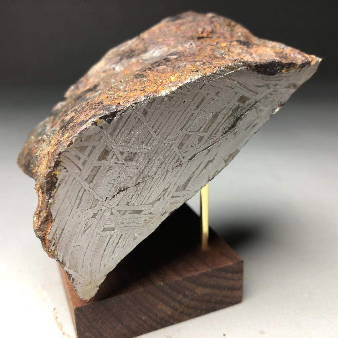 アルタイ隕石　隕石 鉄隕石　エンドカット　ナチュラル　重さ約680ｇ