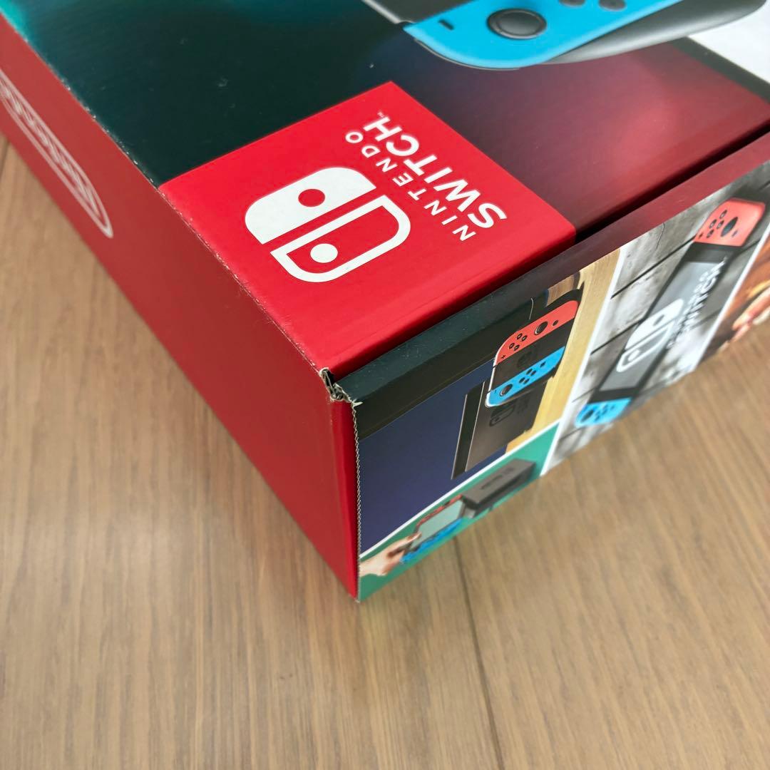 キャリングケース付きNintendo Switch 本体 赤/青 Joy-Con
