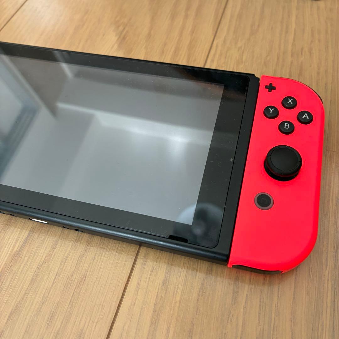キャリングケース付きNintendo Switch 本体 赤/青 Joy-Con