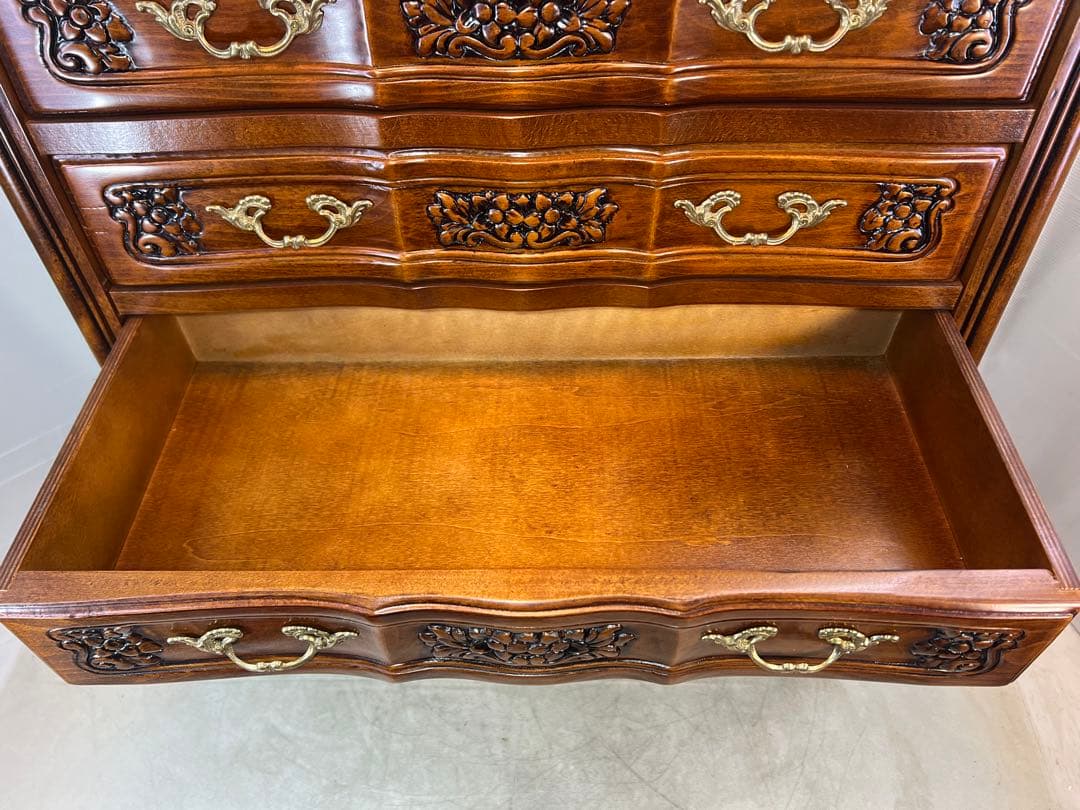 イタリア製、チェスト、猫脚 3段 ロココ調彫刻 クラウディオ・サオンチェラ