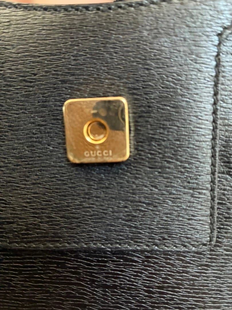 グッチショルダーバッグ　Gロゴ