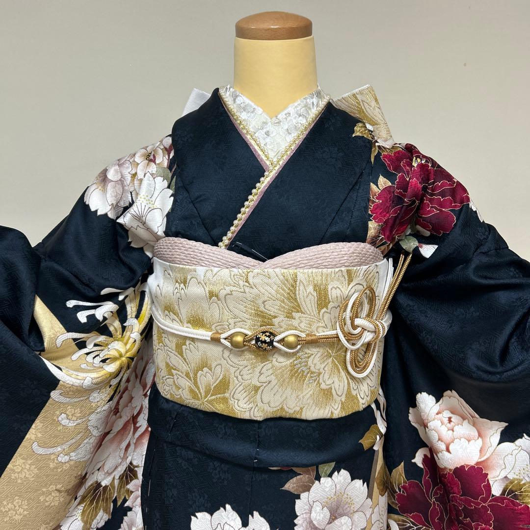 紺地の上品な牡丹と乱菊の振袖フルセット