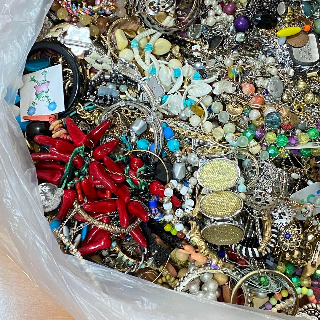 大量まとめ売り　ジャンク　未選別　アクセサリー色々⑥　約12.1㎏　ネックレス他