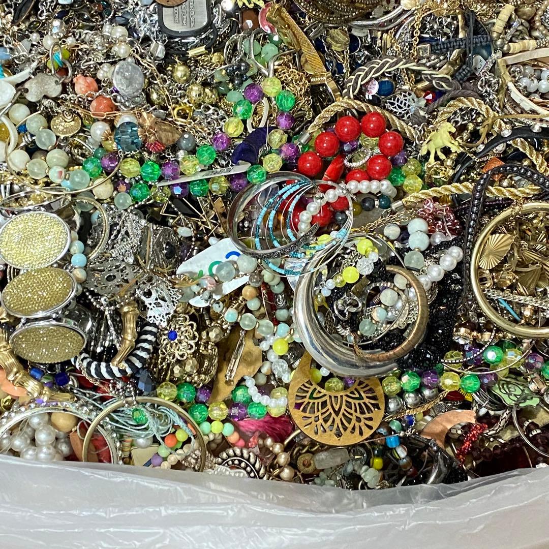 大量まとめ売り　ジャンク　未選別　アクセサリー色々⑥　約12.1㎏　ネックレス他
