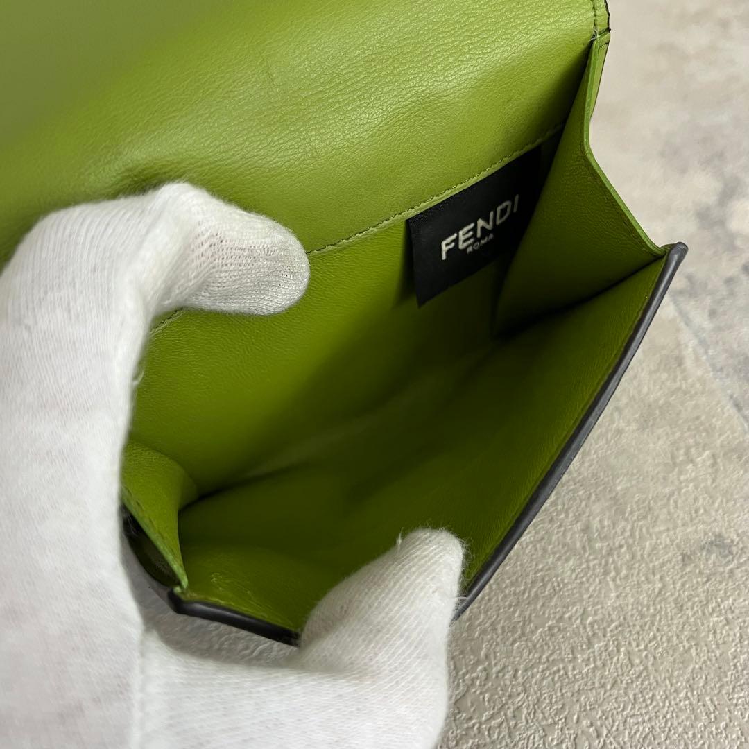 希少カラー✨FENDI ピーカブー セレリア ロゴ 二つ折り財布 グリーン