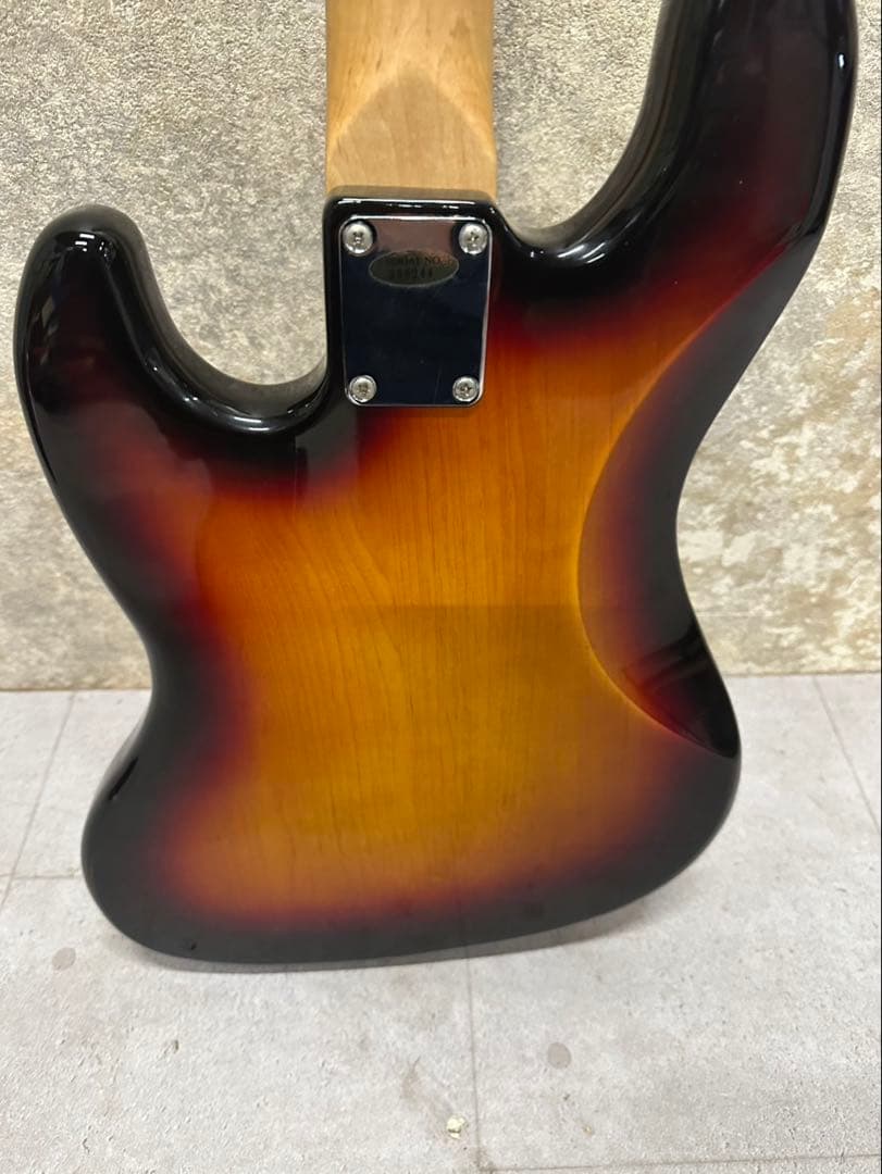 ⑰BUSKER’Sエレキベースジャズベースタイプ4弦サンバースト（白ピックガード