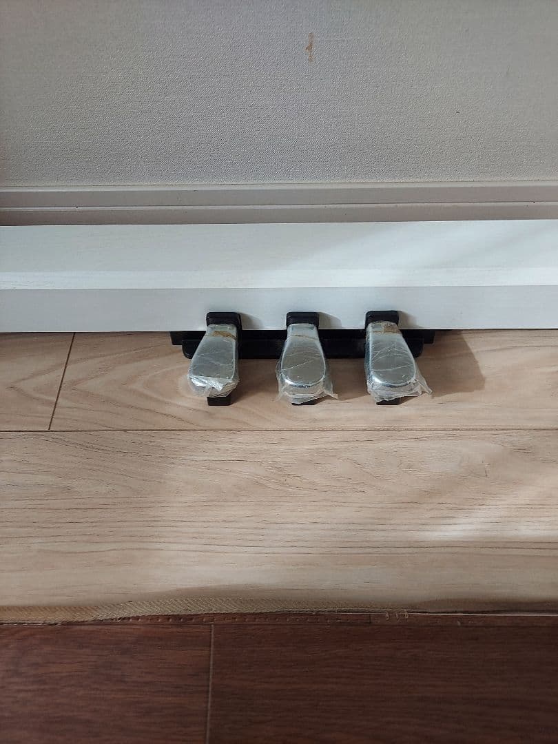 ホワイトデジタルピアノ 88鍵