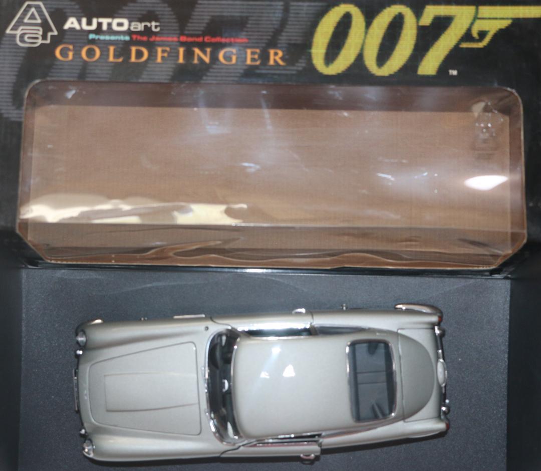 AUTOart アストン・マーチンＤＢ５　００７コレクション　1/18　中古品