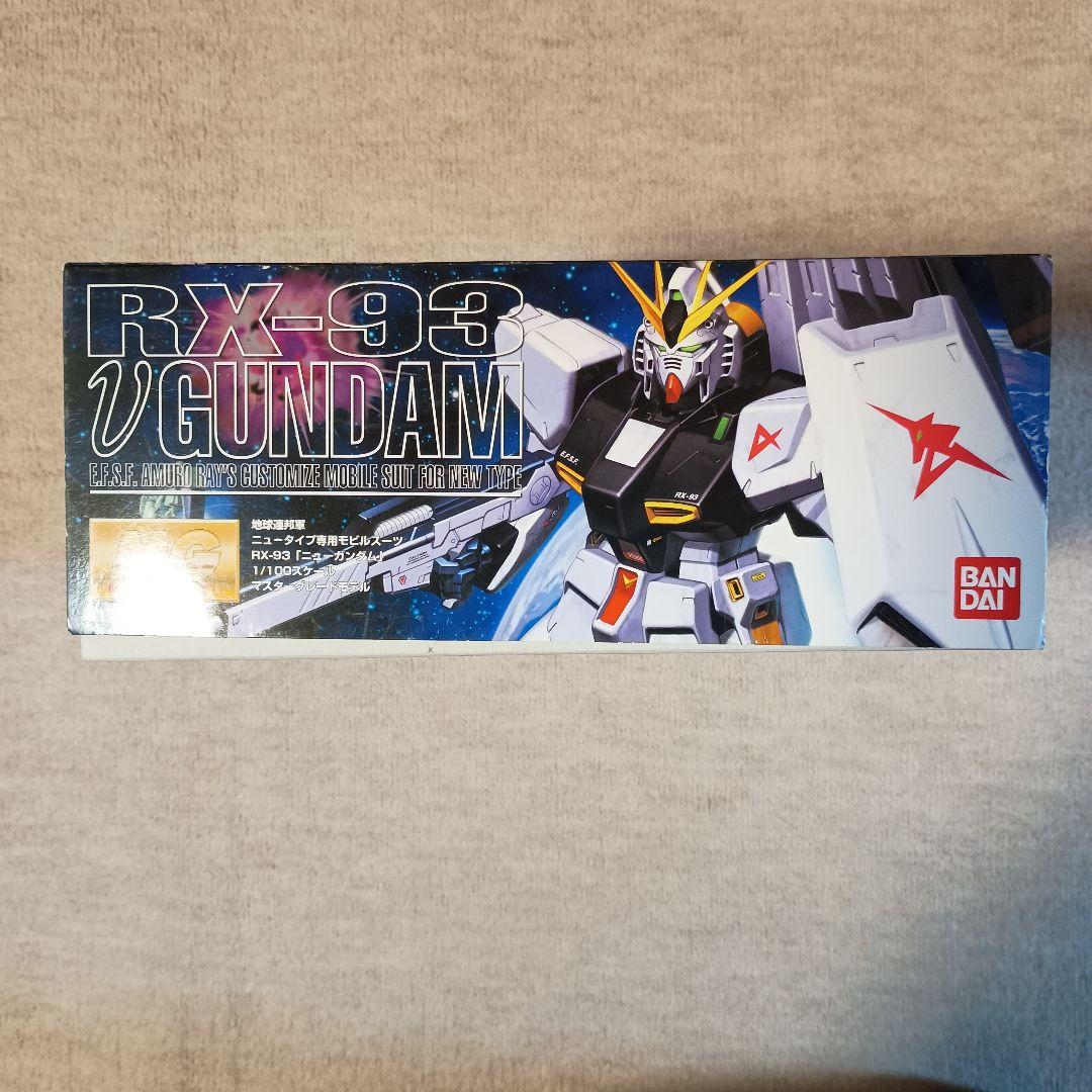 RX-93 νガンダム　地球連邦軍ニュータイプ専用モビルスーツ1/100