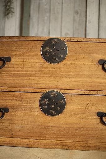 味のある丸金具時代箪笥　桐箪笥　抽斗2段