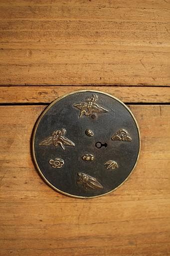 味のある丸金具時代箪笥　桐箪笥　抽斗2段