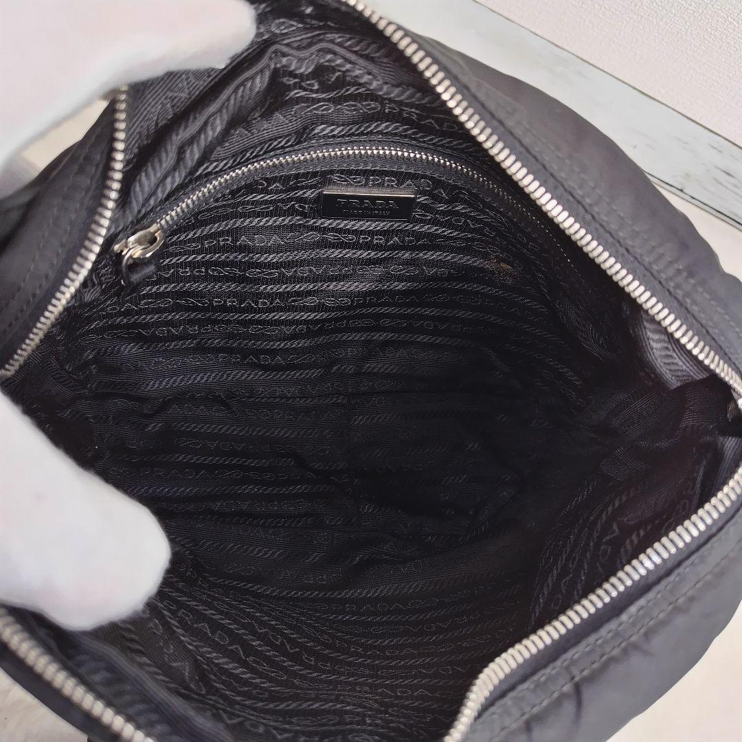 ⭐️美品✨PRADA✨カメラバッグ　プラダ　三角ロゴ　ナイロン　ブラック　白タグ