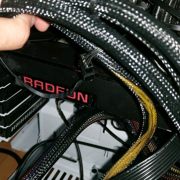 その他 Radeon Pro Duo