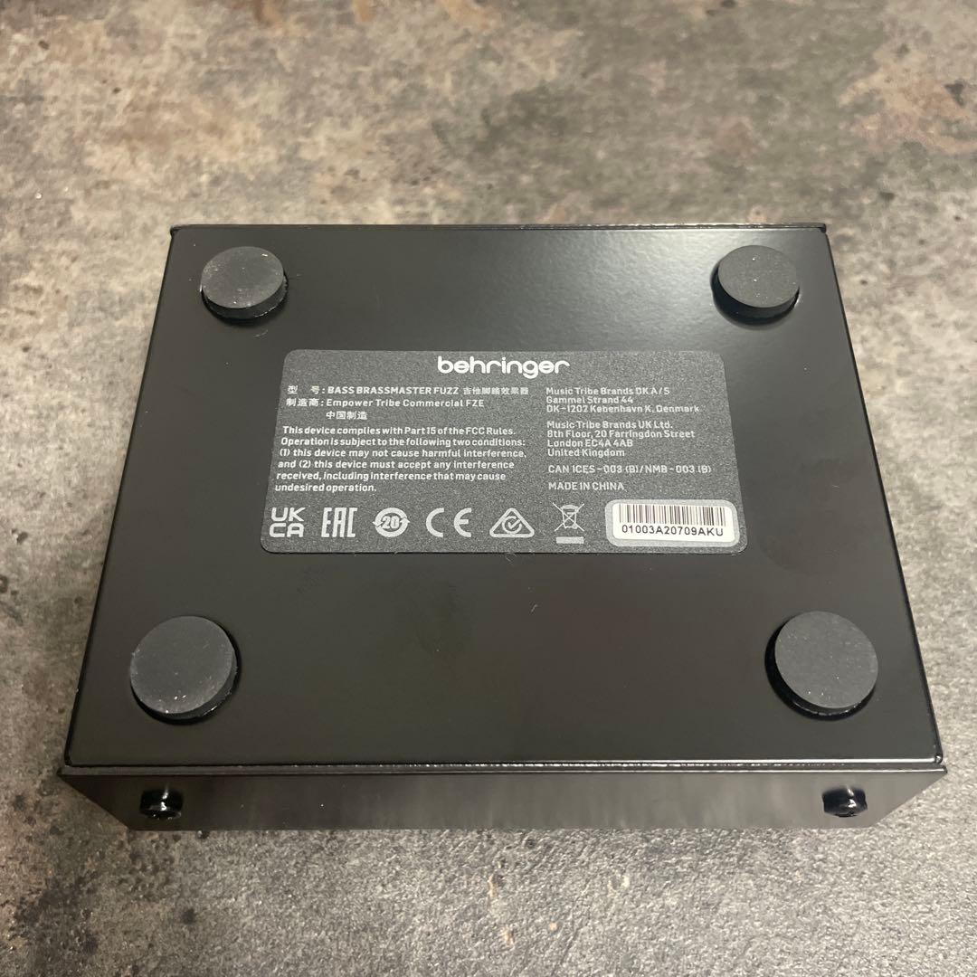 ベース behringer BASS BRASSMASTER FUZZ