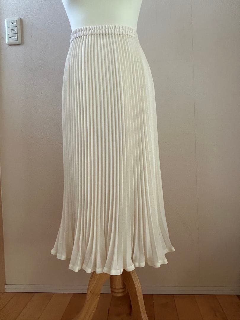 M'S GRACY 白　プリーツスカート