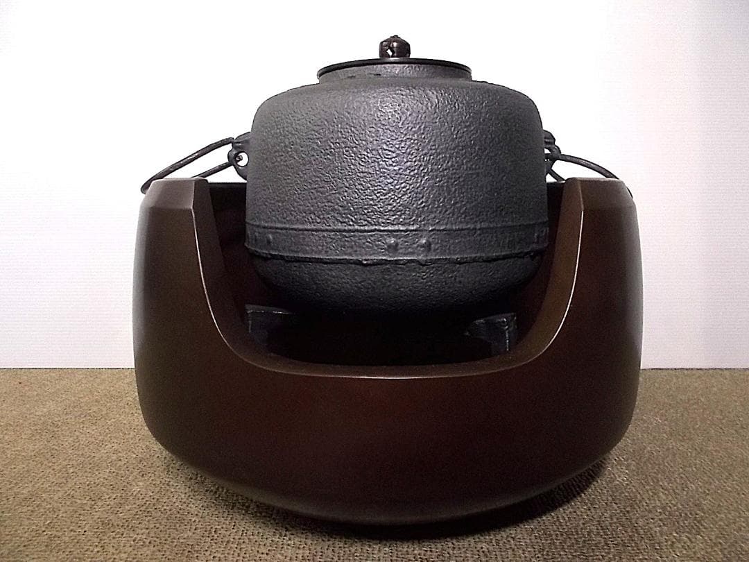 茶道具 風炉釜セット 未使用五徳 唐銅風炉 茶釜 釜環 送料込み