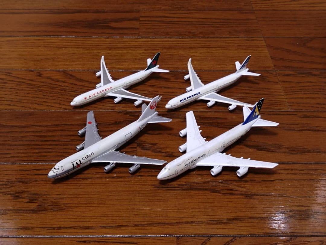 飛行機　模型　16機セット