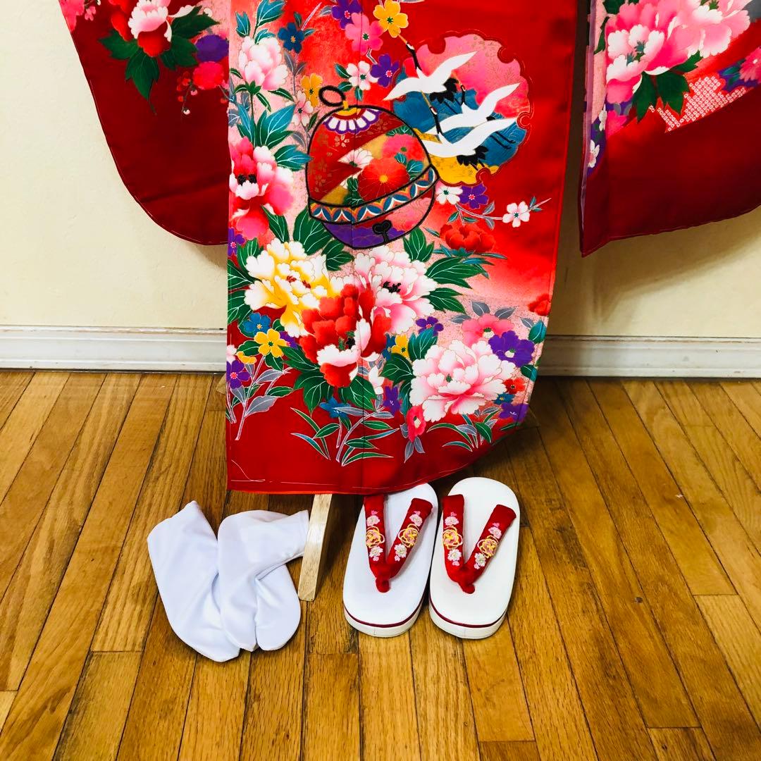 七五三七歳未使用着物‼️人気赤地暈し⭐︎手毬花々煌びやか際立つ⭐︎安心フルセット逸品