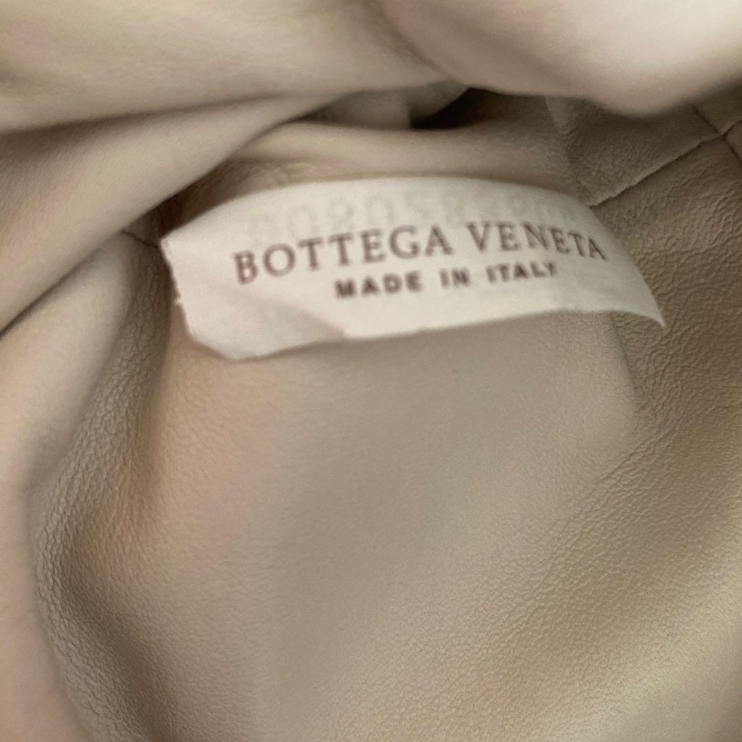 BOTTEGA VENETA ホワイト ギャザーショルダーバッグ