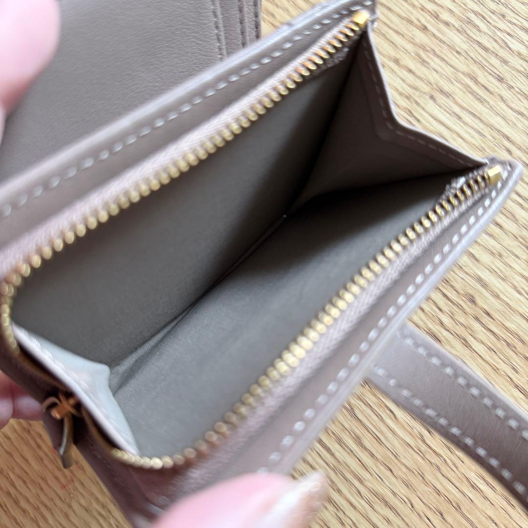 tov 二つ折り財布　レザー　本革