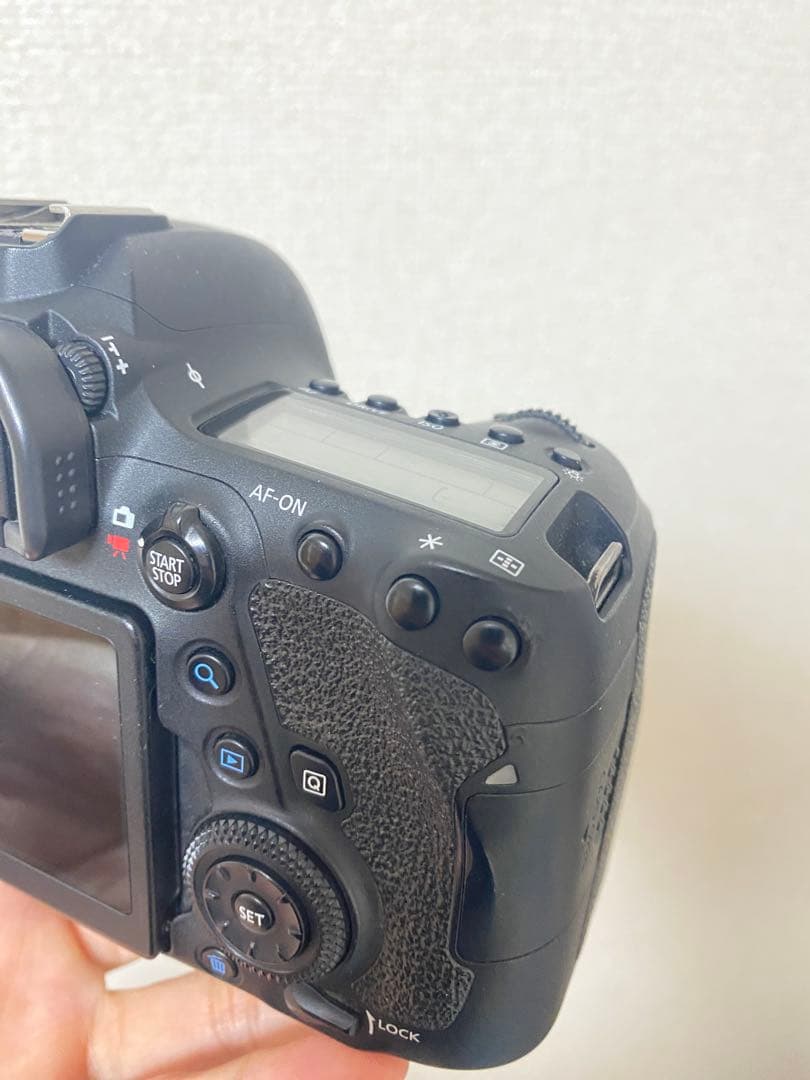 Canon EOS 6D Mark II デジタル一眼レフカメラ