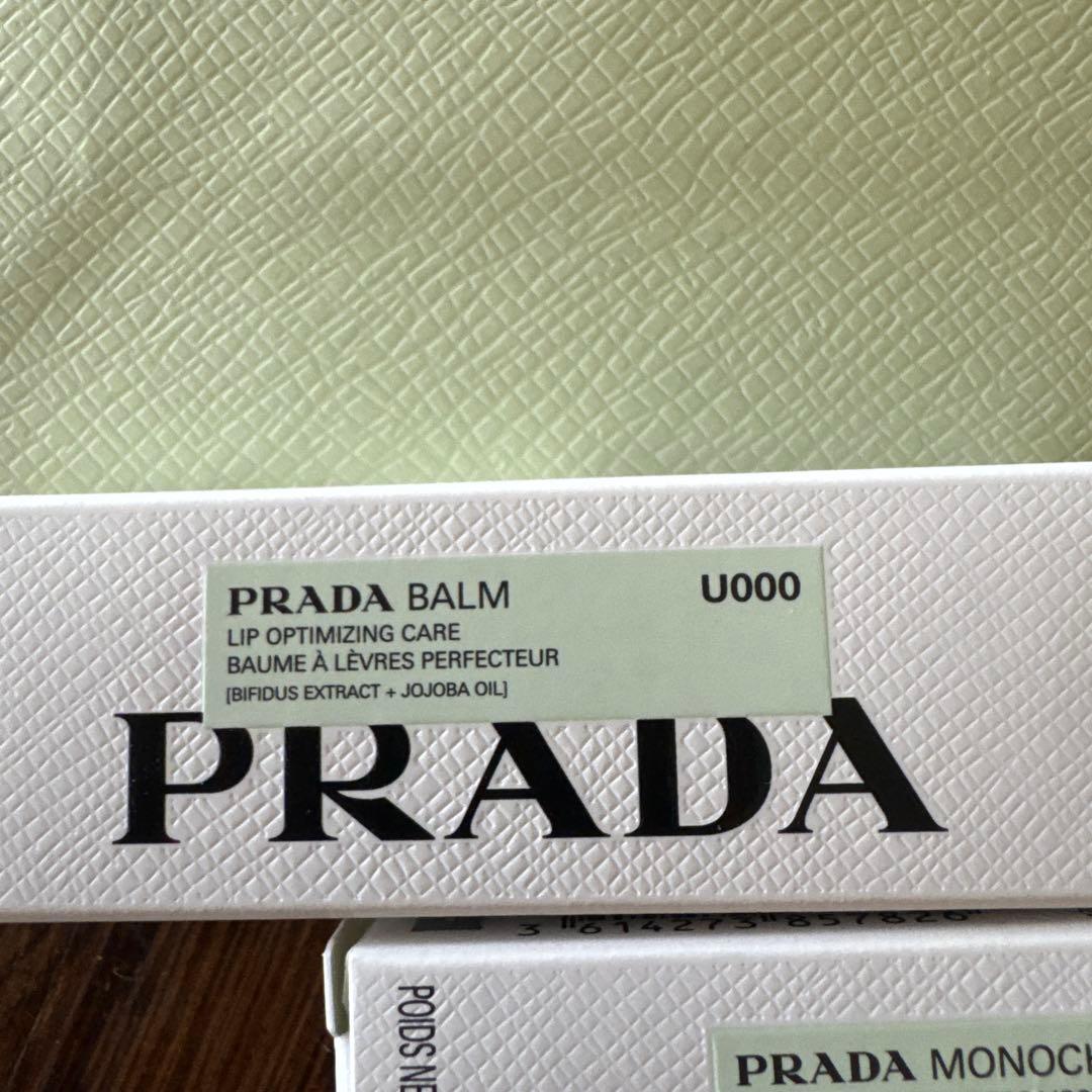 PRADA beautyモノクロームリップカラーB102＆リップバーム　U000