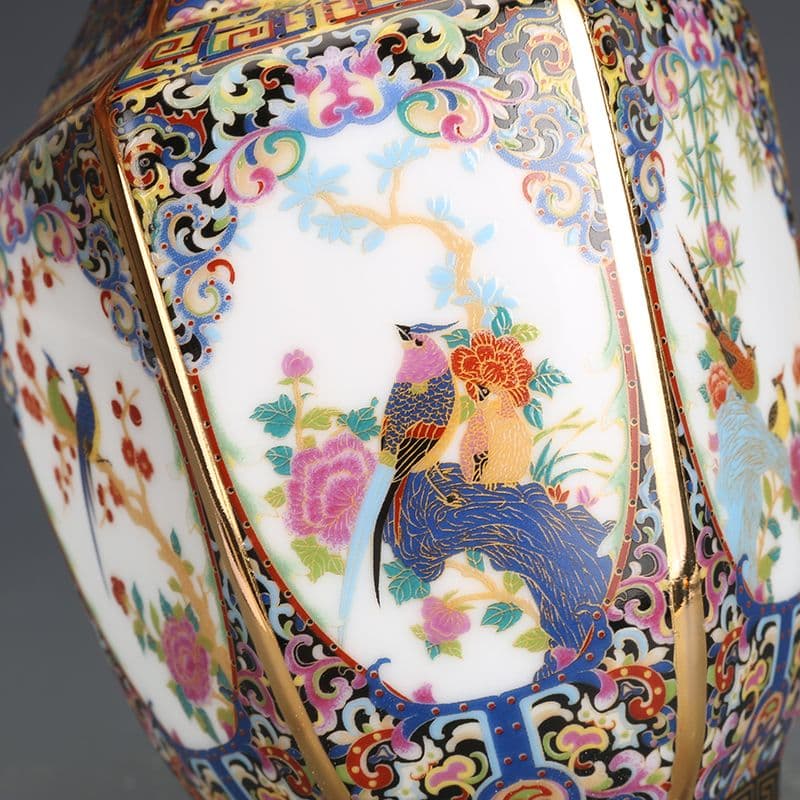 乾隆琺瑯彩六方瓶 景徳鎮 陶磁器 装飾品 工芸品 美術品 置物