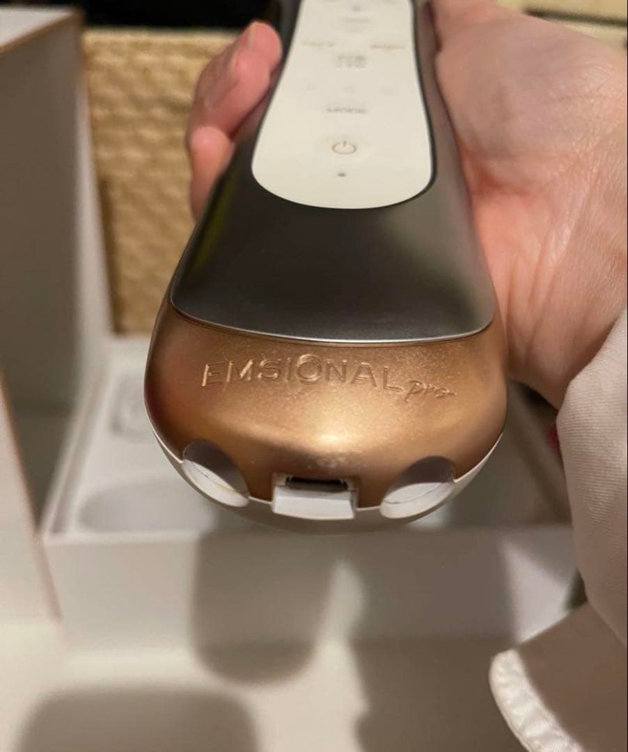 【カズ】セプテム　エモーショナルプロ　エモプロ　美顔器