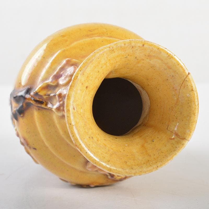 中国　乾隆年製款　黄釉　貼梅文瓶　花生　M　R5848