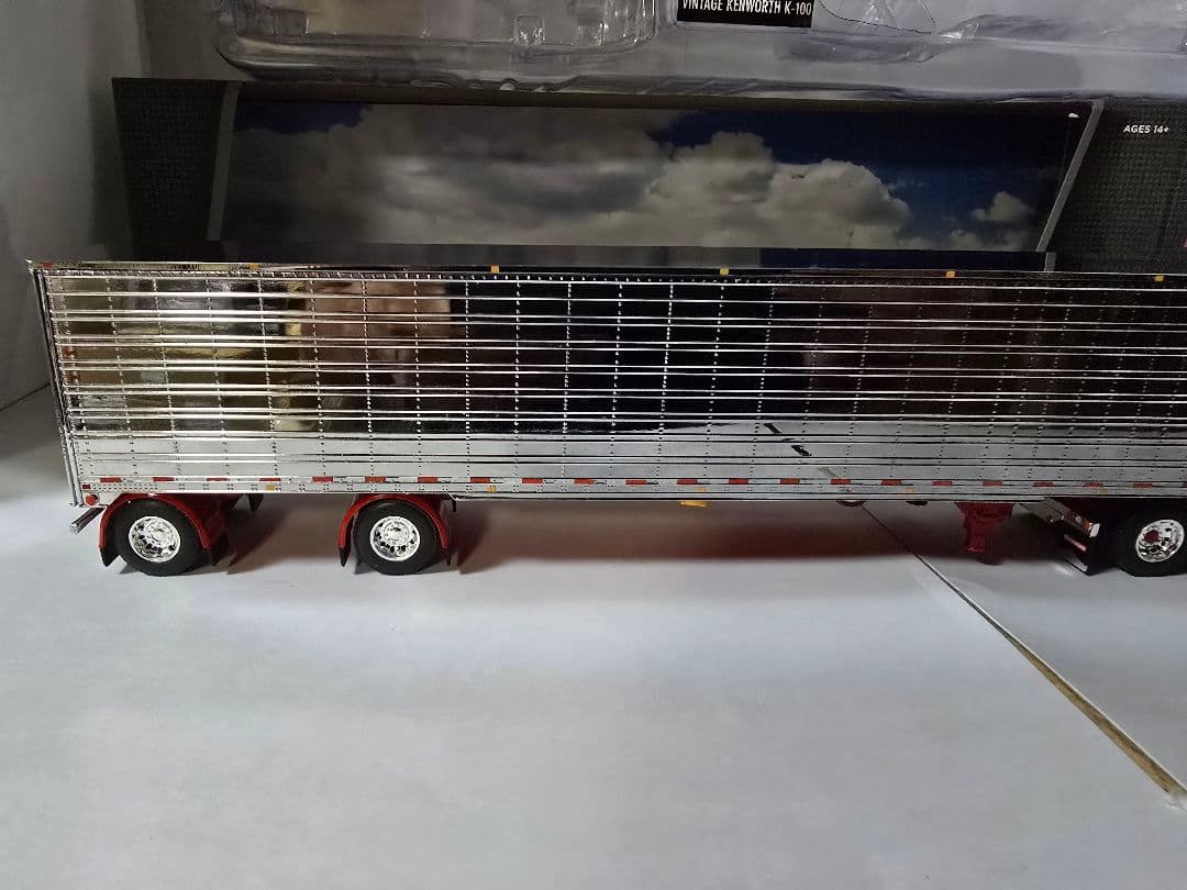 DCP 1/64 KENWORTH K100 カスタム品