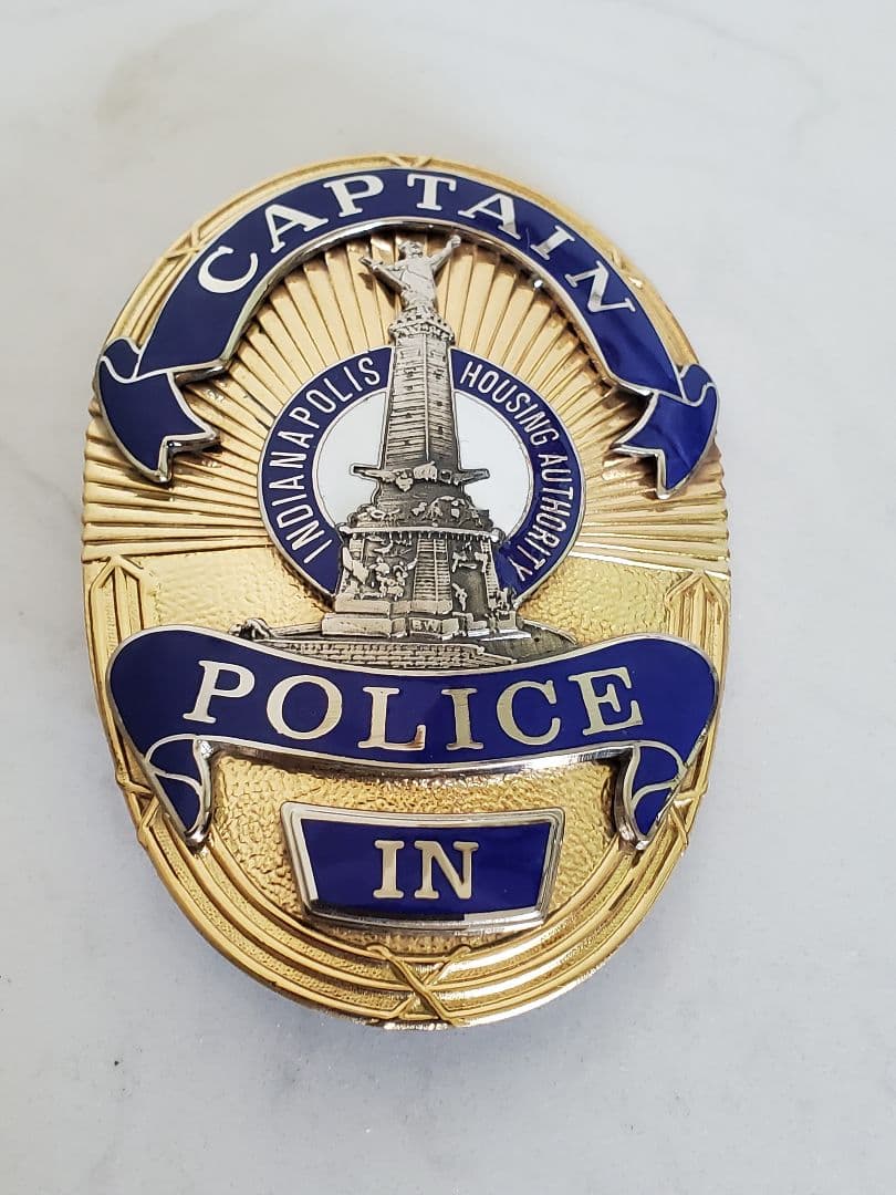 キャプテン警察バッジ インディアナポリス