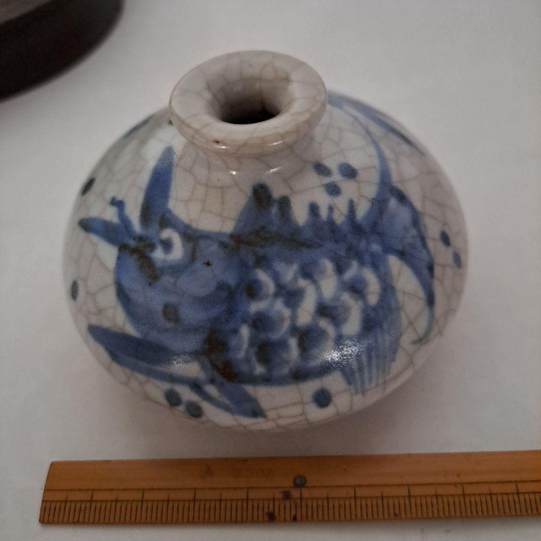 Kan　　江戸中　初期伊万里　　極上油壺　貫入　　縁広型　鯉、トンボ文