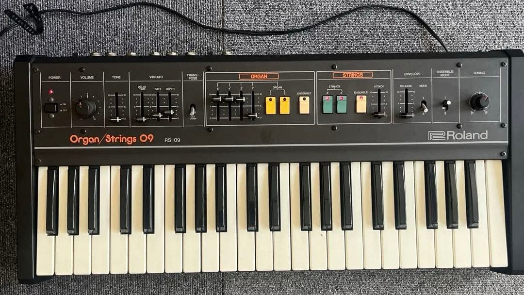 Roland RS-09 アナログシンセ *デッドストック品 ハードケース付