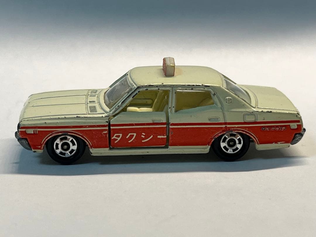 トミカ 黒箱 ニッサン セドリック 2800SGL タクシー 日本製 当時物