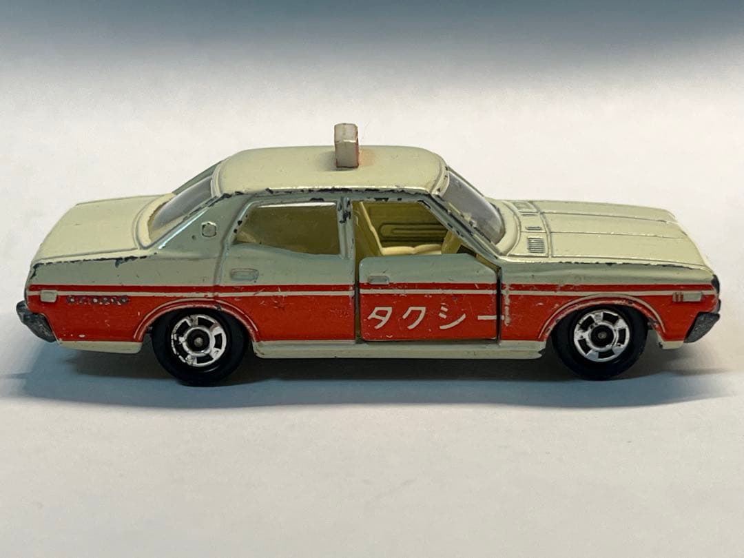 トミカ 黒箱 ニッサン セドリック 2800SGL タクシー 日本製 当時物