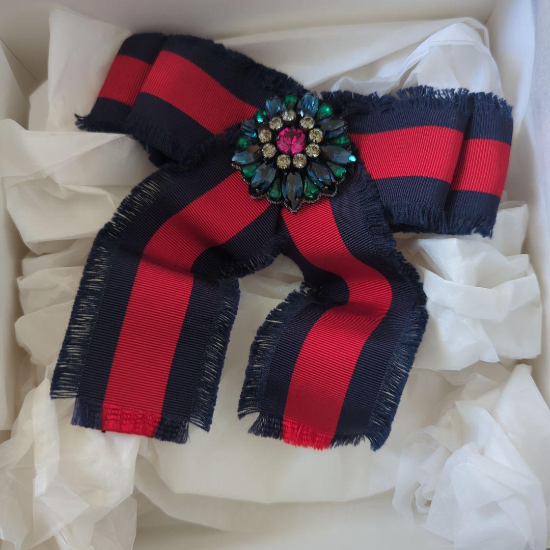 GUCCI ウェブリボン ブローチ コサージュ（ブルー＆レッド)