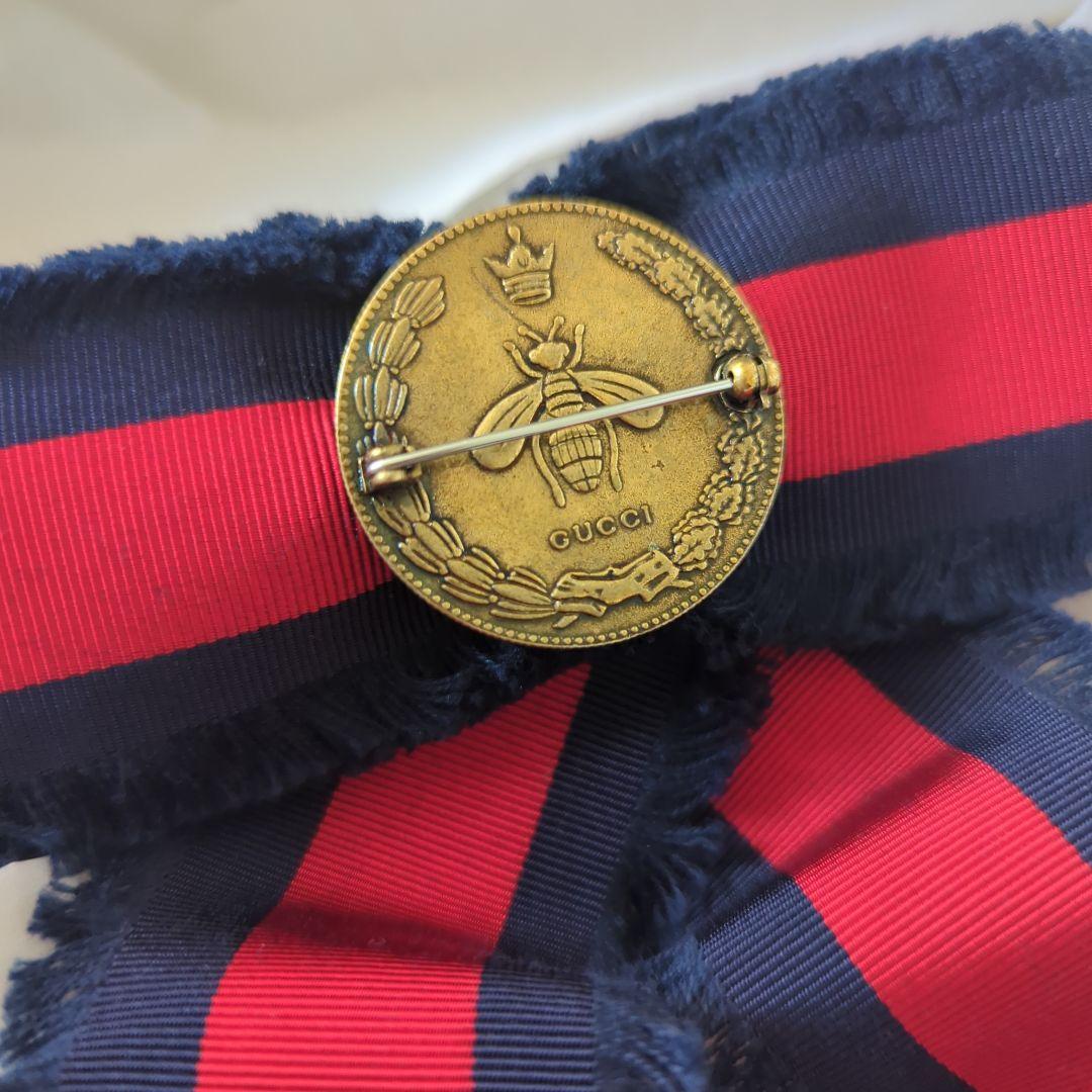 GUCCI ウェブリボン ブローチ コサージュ（ブルー＆レッド)