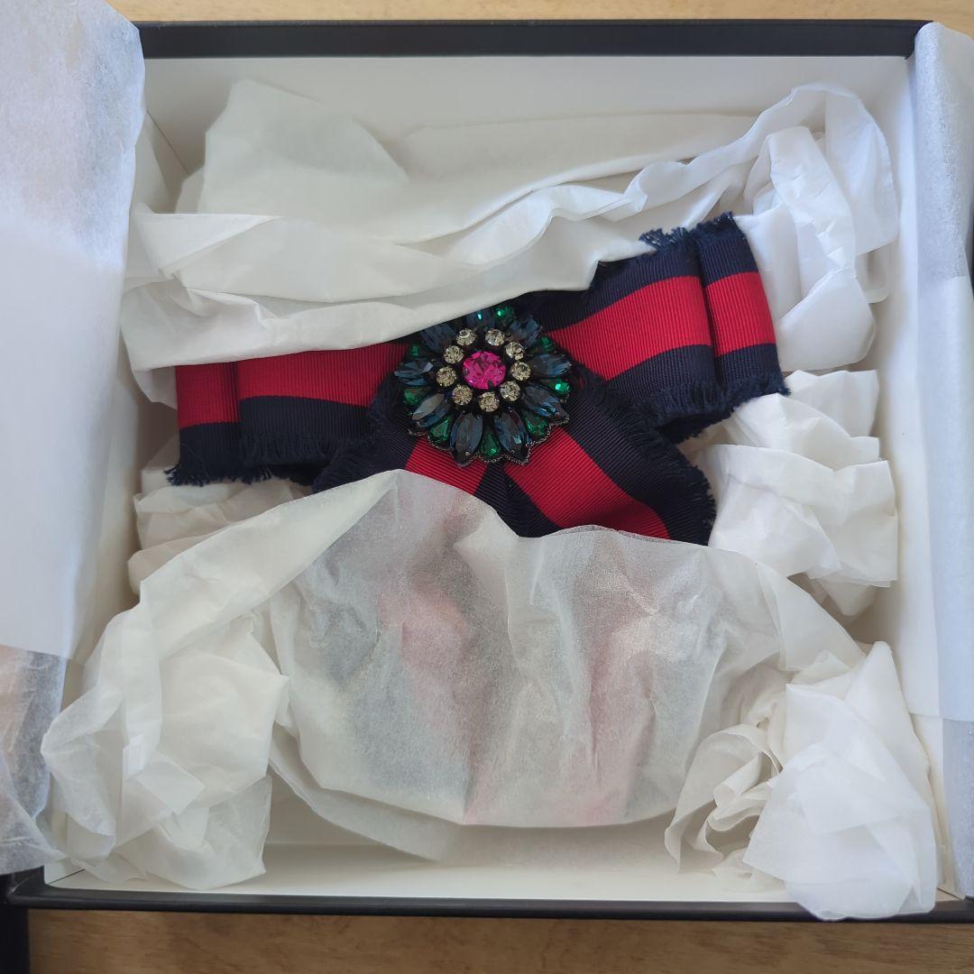 GUCCI ウェブリボン ブローチ コサージュ（ブルー＆レッド)
