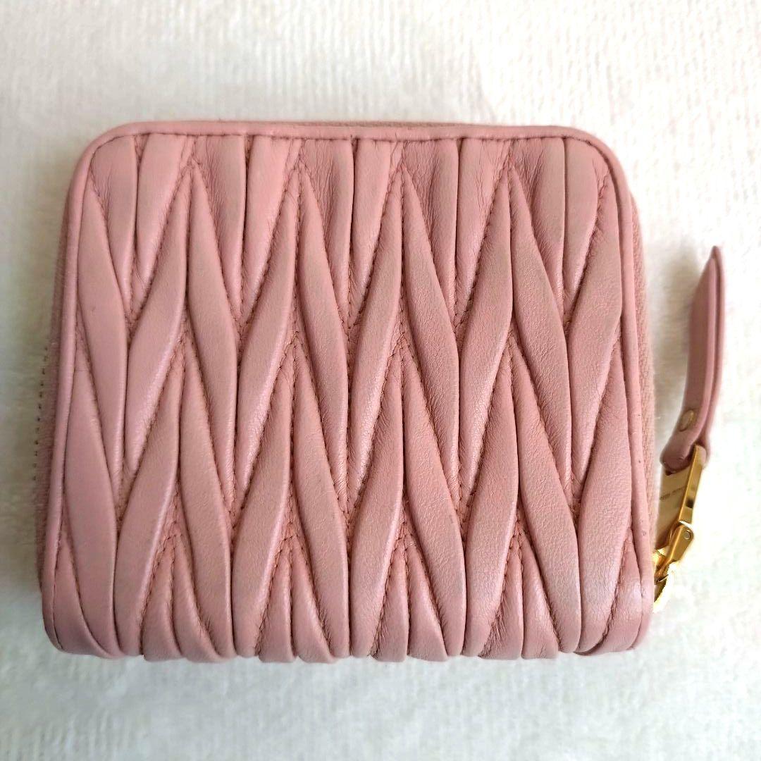 MIUMIU マテラッセ コンパクトウォレットゴールドロゴ ピンク