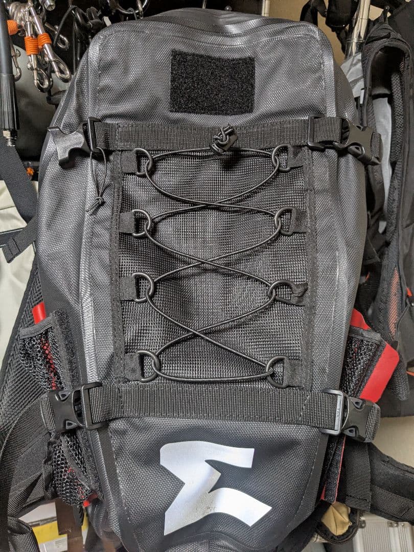 ENDURISTAN ハリケーンバックパック 25L