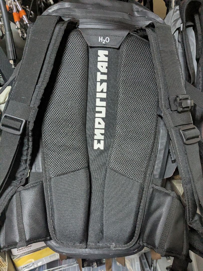 ENDURISTAN ハリケーンバックパック 25L