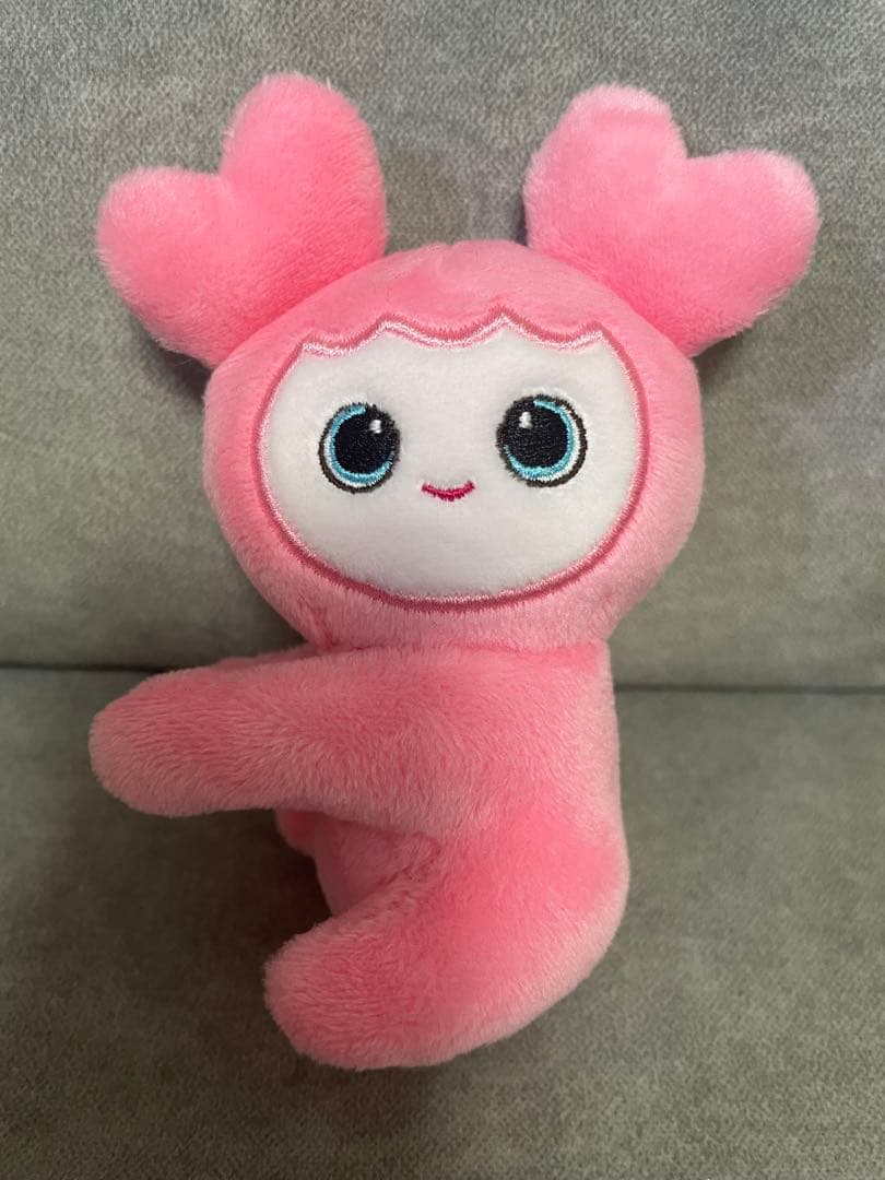 MISAMO 抱きつきマスコット モモ モブリー