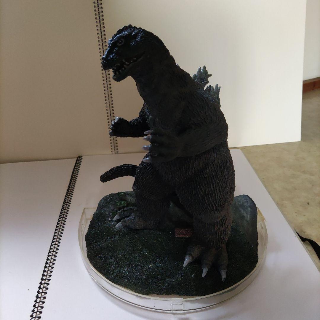 ゴジラフィギュア 30cm 新品同様 透明ケース付き