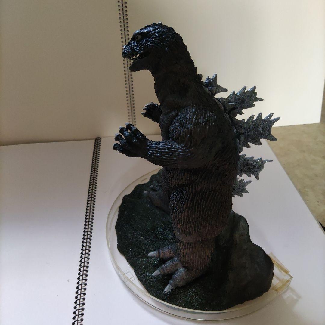 ゴジラフィギュア 30cm 新品同様 透明ケース付き